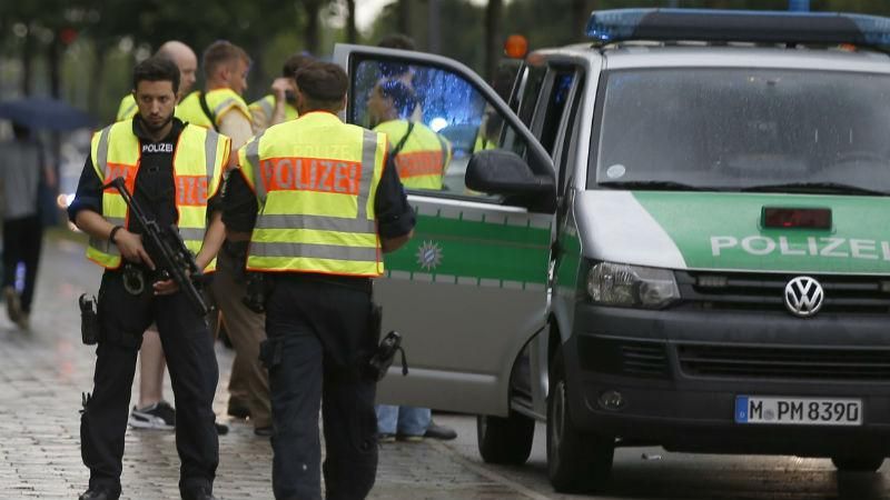 В мережі з'явилося фото ймовірного злочинця, який відкрив вогонь у Мюнхені