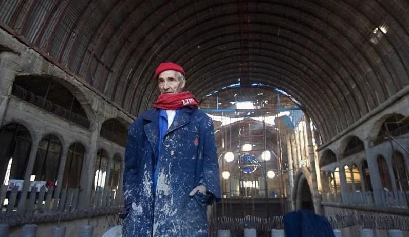 Удивительная история испанца, который собственноручно возводит грандиозный храм Удивительная история испанца, который собственноручно возводит грандиозный храм