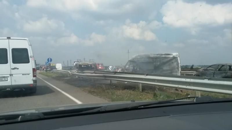 Появилось видео ужасных последствий массового ДТП на Кировоградщине Появилось видео ужасных последствий массового ДТП на Кировоградщине