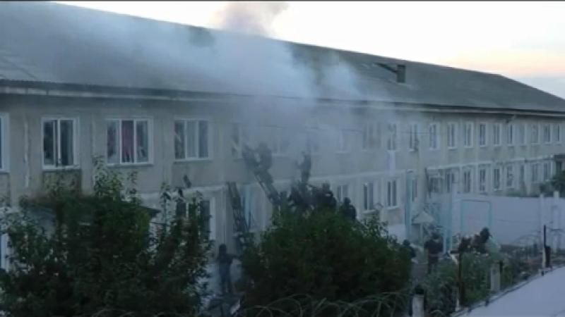 Штурмом подавили бунт в колонии в России Штурмом подавили бунт в колонии в России