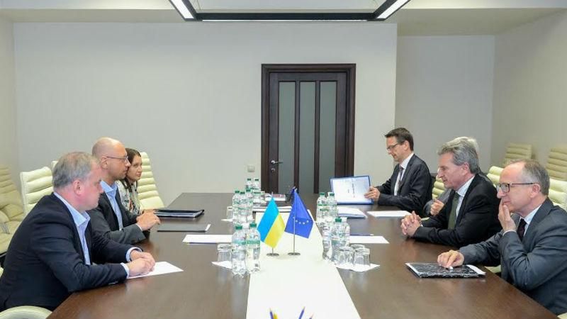 Політична єдність в Україні не лише потрібна, вона – життєво важлива, – Яценюк