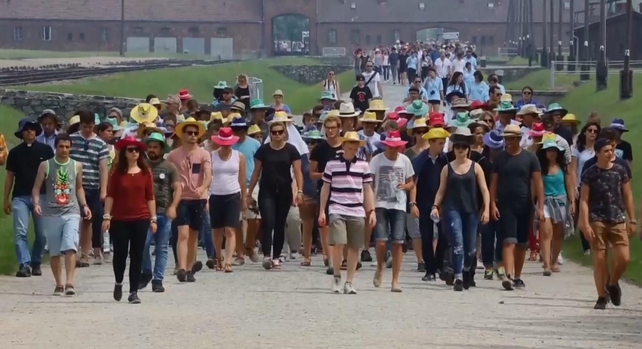 В Краков говорить о мире съехалась молодежь со всего мира В Краков говорить о мире съехалась молодежь со всего мира