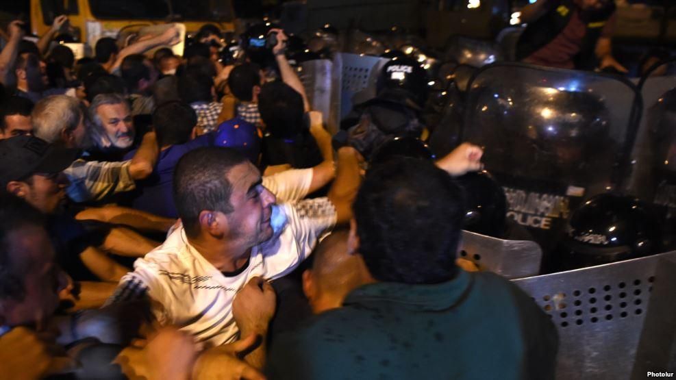 У Вірменії знову сталась стрілянина У Вірменії знову сталась стрілянина