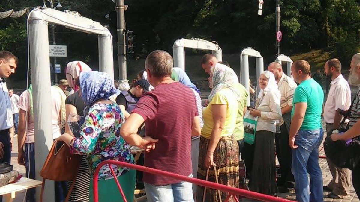 У Києві постраждала учасниця хресної ходи