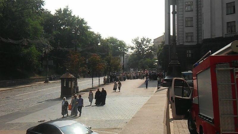 Участники Крестного хода уже добрались к Кабмину Участники Крестного хода уже добрались к Кабмину