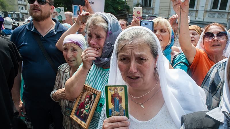 Хресна хода УПЦ МП, вибухи боєприпасів терористів, – головне за добу 