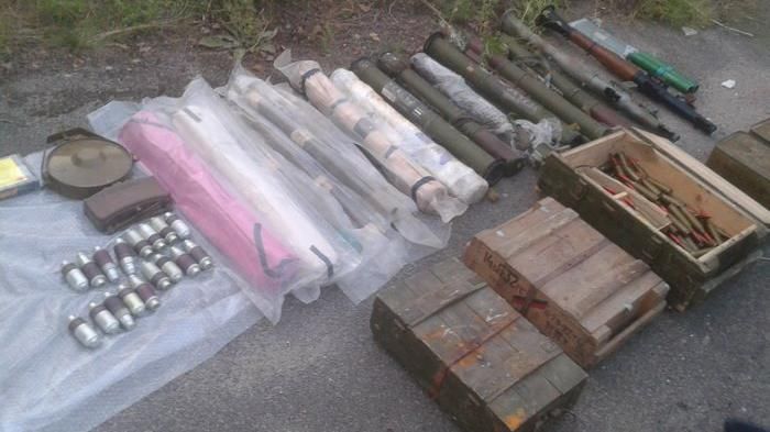 Поблизу Дніпра виявили чималий арсенал зброї Поблизу Дніпра виявили чималий арсенал зброї