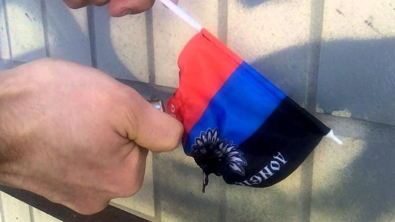 Патриоты в оккупации. Трогательные истории тех, кто мечтает об украинском Донецке Патриоты в оккупации. Трогательные истории тех, кто мечтает об украинском Донецке