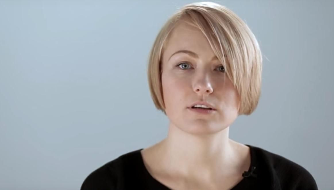 Українка показала у Москві інсталяцію про війну Українка показала у Москві інсталяцію про війну