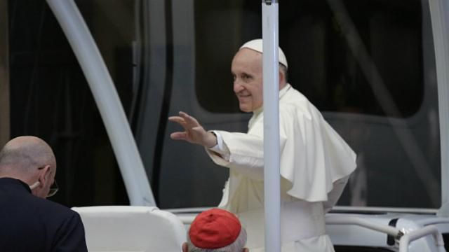 Папу Франциска спіткала невдача у Польщі: з'явились фото і відео