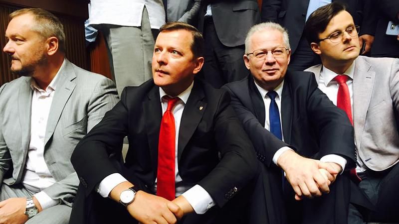 Всю фракцию Ляшко вызвали на допрос: опубликовано фото Всю фракцию Ляшко вызвали на допрос: опубликовано фото