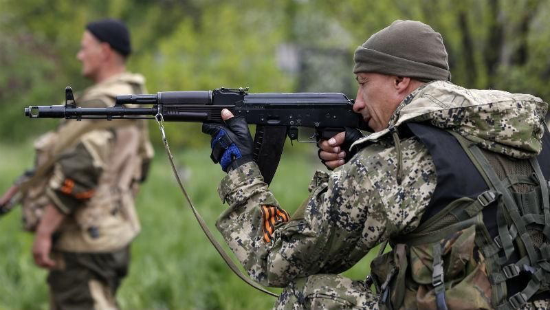 Бойовики обстріляли автобус з пасажирами: є поранені