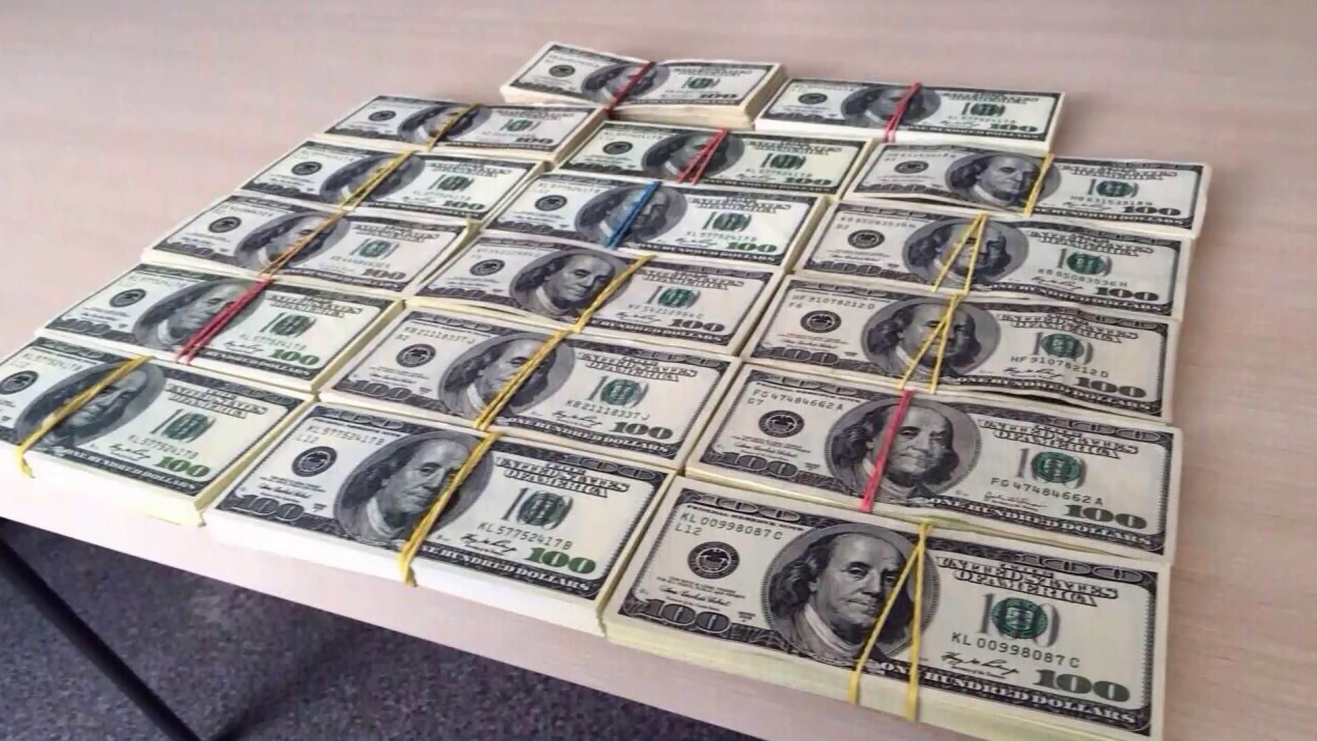 Председатель сельсовета погорела на взятке почти в 200 тысяч долларов Председатель сельсовета погорела на взятке почти в 200 тысяч долларов