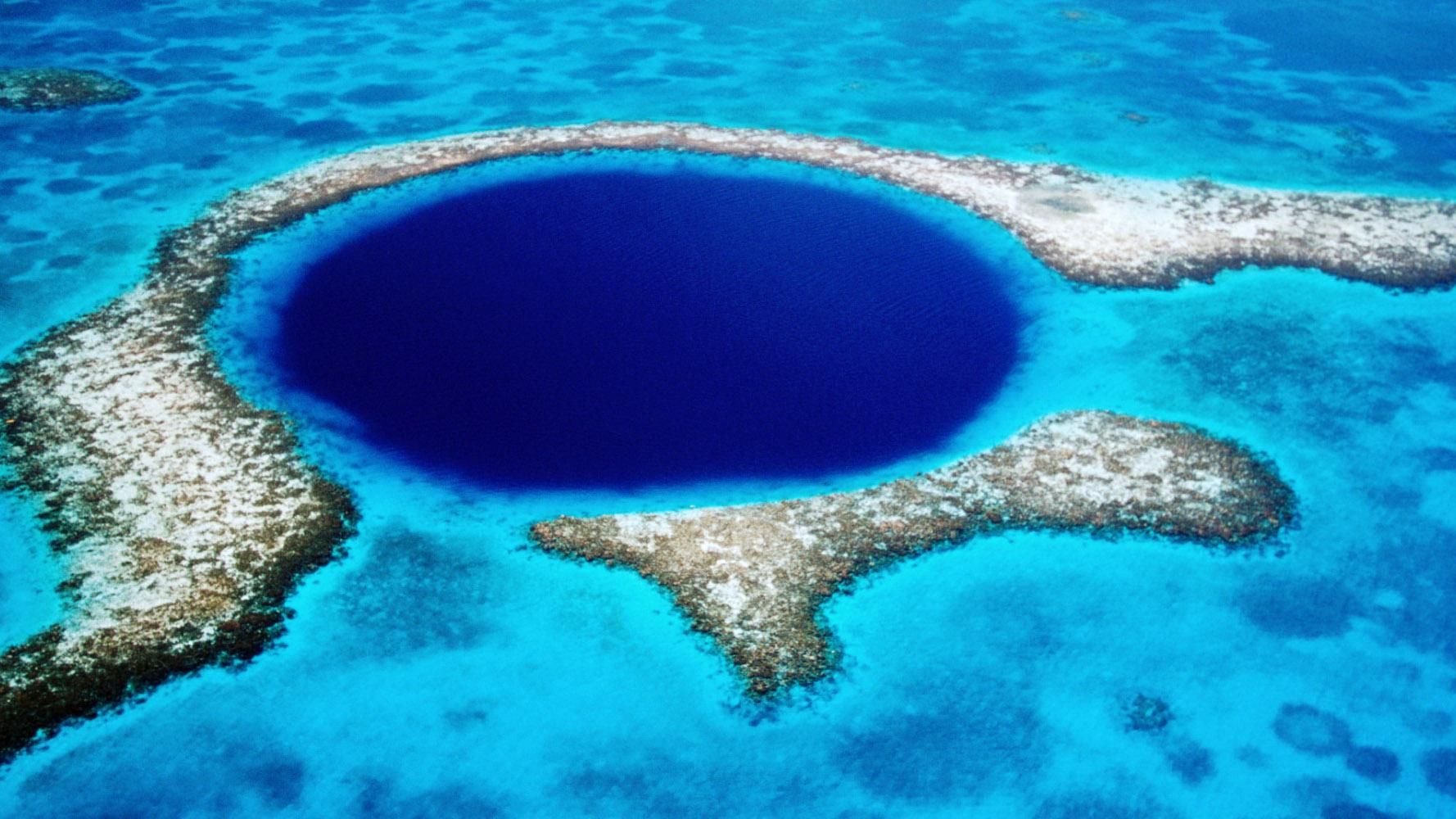 "Блакитна діра" – мальовнича печера у серці Єгипту "Блакитна діра" – мальовнича печера у серці Єгипту