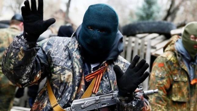 СБУ задержала троих боевиков, которые сбежали от своих подельников СБУ задержала троих боевиков, которые сбежали от своих подельников