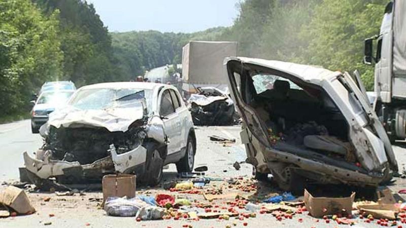 Жуткая авария в Виннице: столкнулись 4 машины с детьми Жуткая авария в Виннице: столкнулись 4 машины с детьми