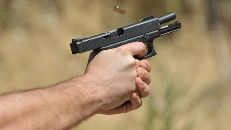 Стрілянина в Одесі: поранено бійця Нацгвардії Стрілянина в Одесі: поранено бійця Нацгвардії