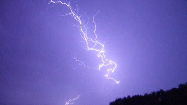 Потужні блискавки і дощі вбили понад 40 людей в Індії Потужні блискавки і дощі вбили понад 40 людей в Індії