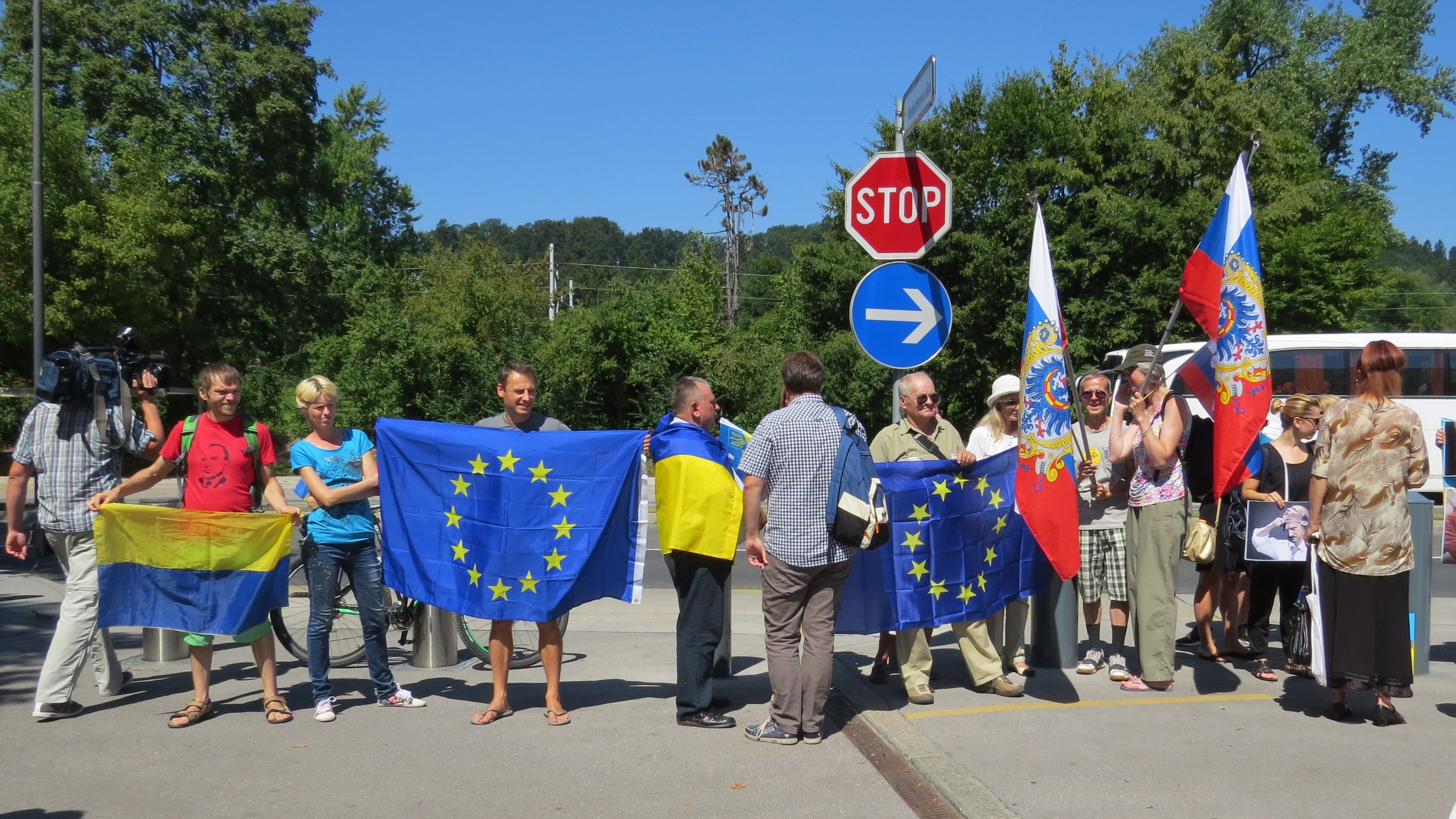 Путін, ти усіх дістав: президента Росії зустріли у Словенії протестами Путін, ти усіх дістав: президента Росії зустріли у Словенії протестами