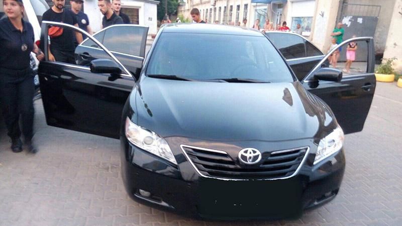 Молодые люди устроили стрельбу в Одессе Молодые люди устроили стрельбу в Одессе