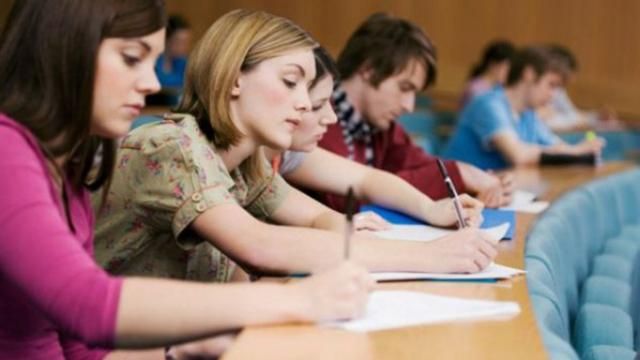 Скільки кримських абітурієнтів вирішило вступати в українські університети Скільки кримських абітурієнтів вирішило вступати в українські університети