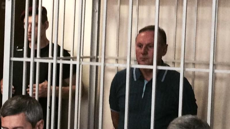 Суд арестовал Ефремова
