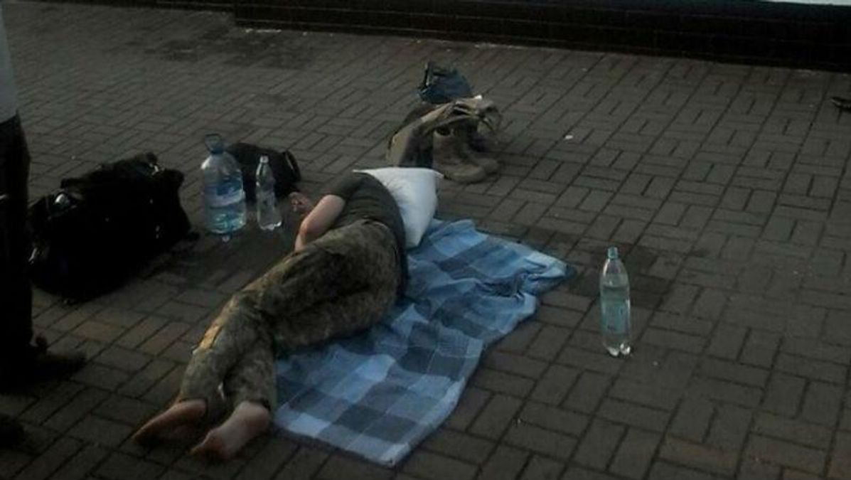 У поїзді під Тернополем знепритомніла військова: її залишили на пероні без меддопомоги У поїзді під Тернополем знепритомніла військова: її залишили на пероні без меддопомоги