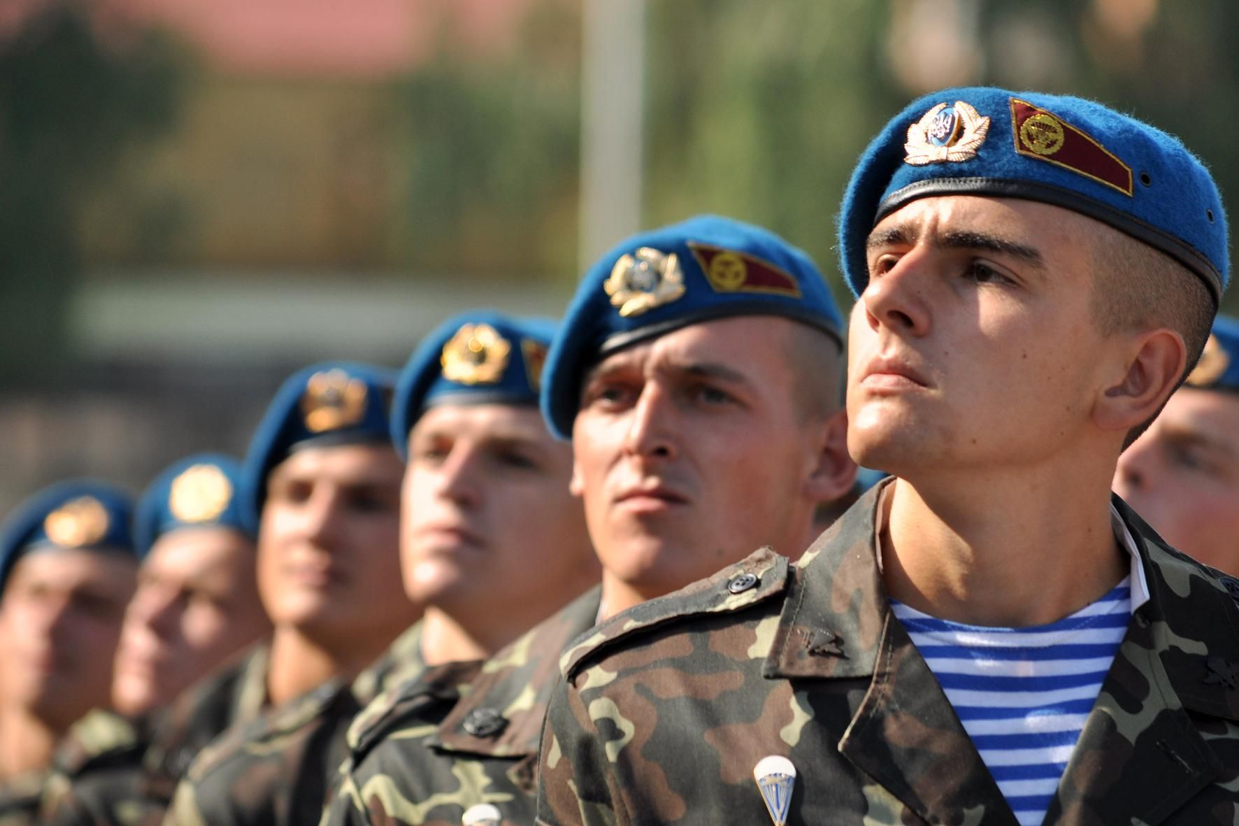 Как в Украине поздравляли десантников
