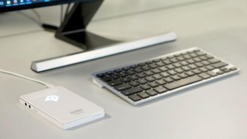 Разработчики представили очень удобный ПК, который можно носить в кармане Разработчики представили очень удобный ПК, который можно носить в кармане