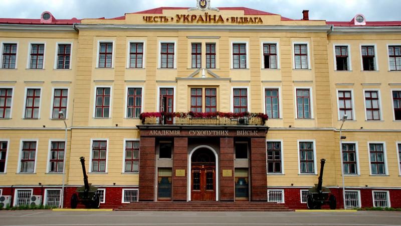 Двох першокурсників академії Сухопутних військ звинувачують у вбивстві Двох першокурсників академії Сухопутних військ звинувачують у вбивстві