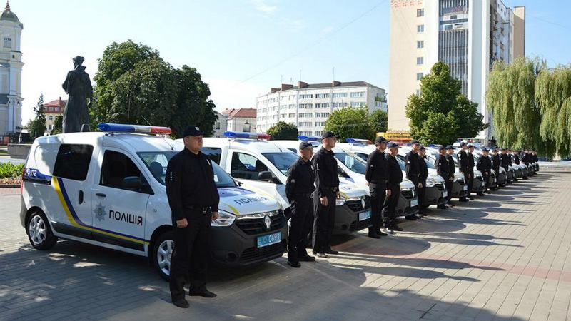 Аваков показав, яка нова поліція запрацювала на Волині Аваков показав, яка нова поліція запрацювала на Волині