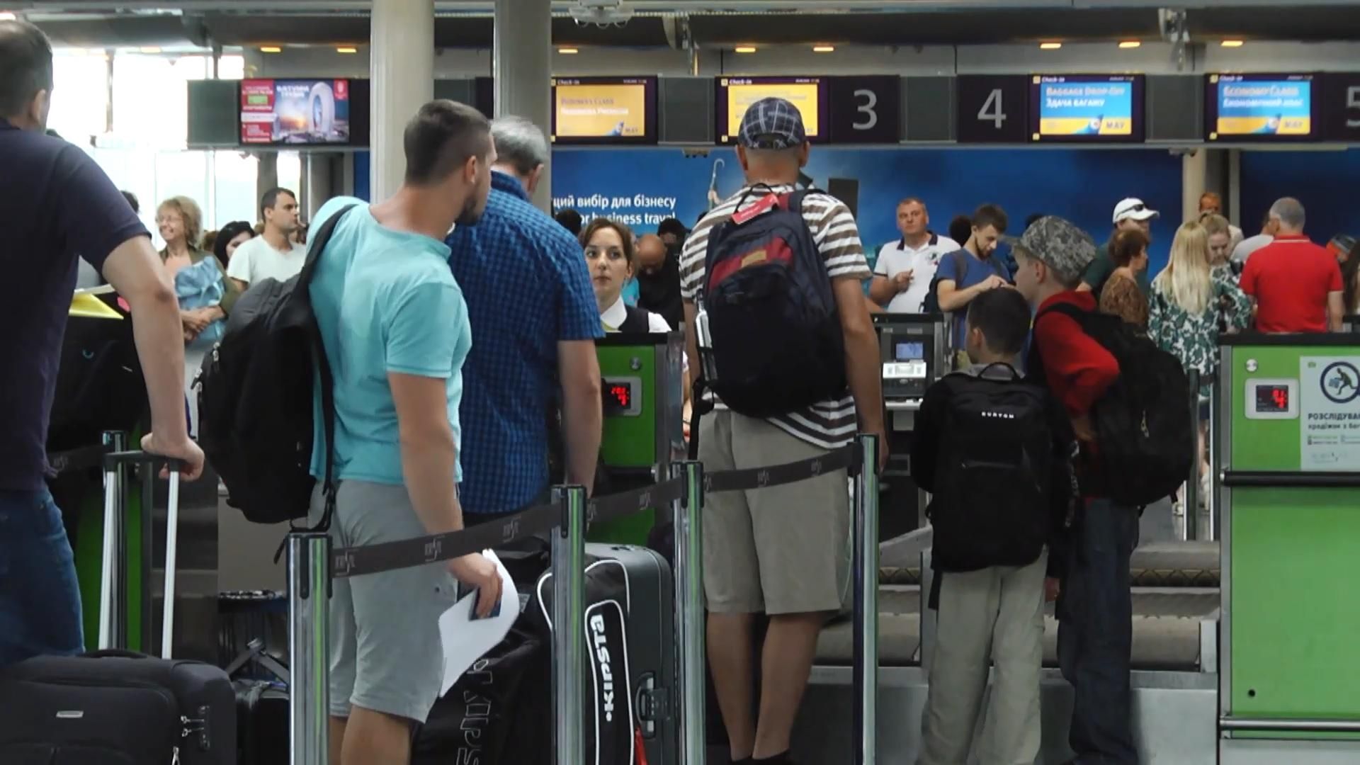 Почти 400 украинцев полсуток не могли вылететь из "Борисполя" Почти 400 украинцев полсуток не могли вылететь из "Борисполя"