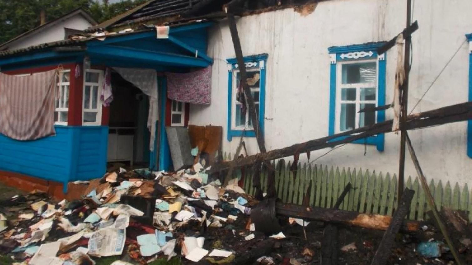 Пожежі, затоплені вулиці та зламані дерева: Україною пройшлась негода Пожежі, затоплені вулиці та зламані дерева: Україною пройшлась негода