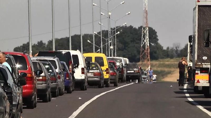 Польща відновила малий прикордонний рух: на кордоні шалені черги