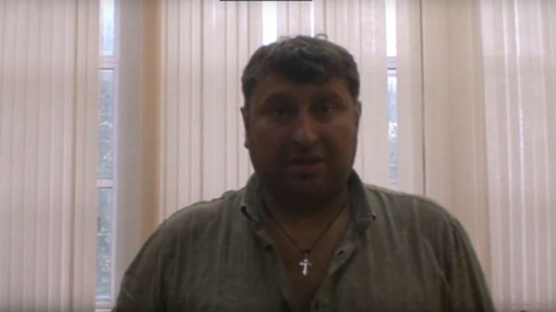 Мэр и депутат устроили драку прямо во время сессии – обнародовали видео Мэр и депутат устроили драку прямо во время сессии – обнародовали видео