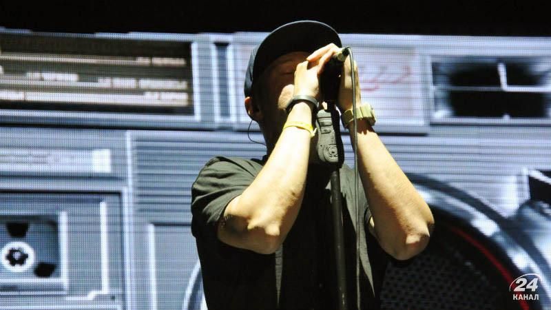 Хливнюк чуттєво переспівав відомий хіт Скрябіна: з'явилось відео Хливнюк чуттєво переспівав відомий хіт Скрябіна: з'явилось відео