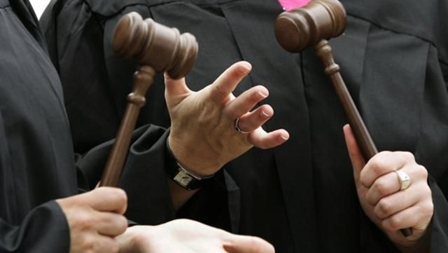 Верховной Раде предлагают уволить более двухсот судей