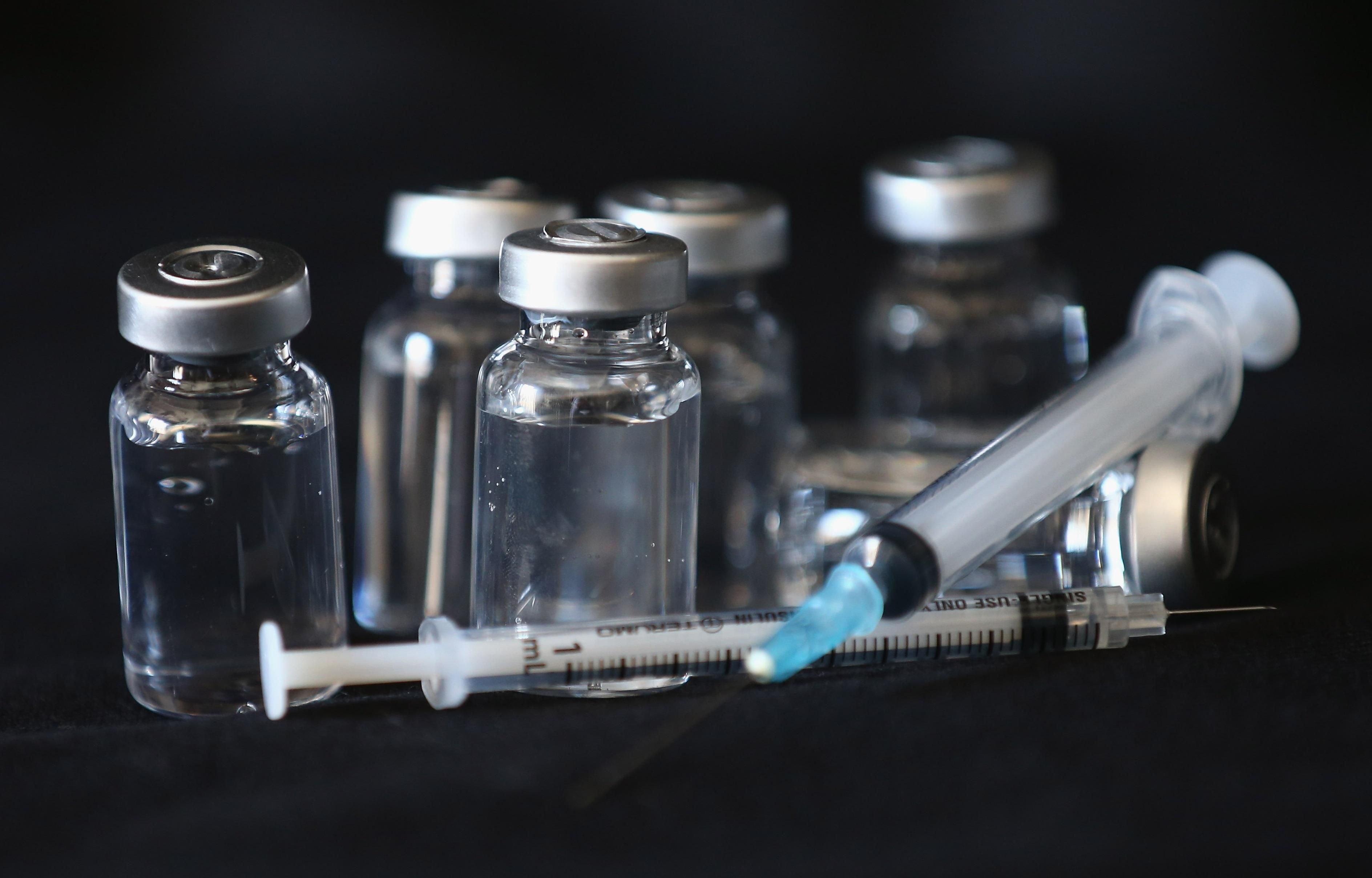 Стало відомо, чому Україна закупила замало вакцини від поліомієліту та правцю Стало відомо, чому Україна закупила замало вакцини від поліомієліту та правцю