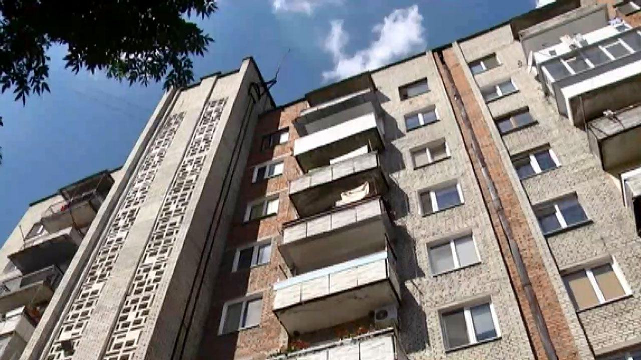 Малолетний ребенок выпал из многоэтажки на Львовщине