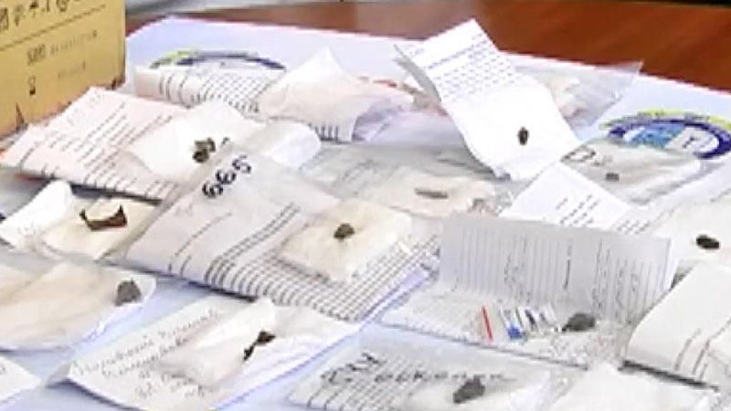 Врачи показали многообразие осколков, которые поранили бойцов на Донбассе Врачи показали многообразие осколков, которые поранили бойцов на Донбассе