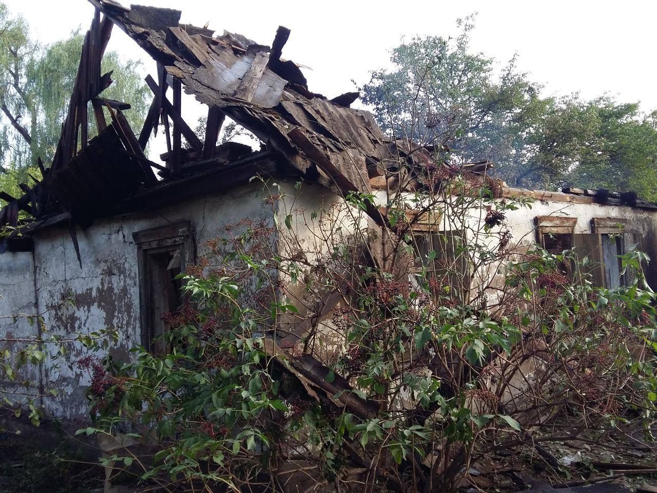 Бойовики перетворили частину міста на Донеччині у жахливу руїну Бойовики перетворили частину міста на Донеччині у жахливу руїну