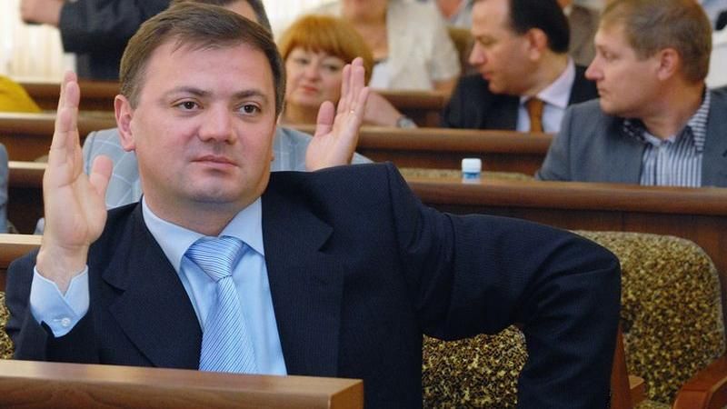 У Луценка розповіли, в чому підозрюють екс-депутата від Партії регіонів У Луценка розповіли, в чому підозрюють екс-депутата від Партії регіонів