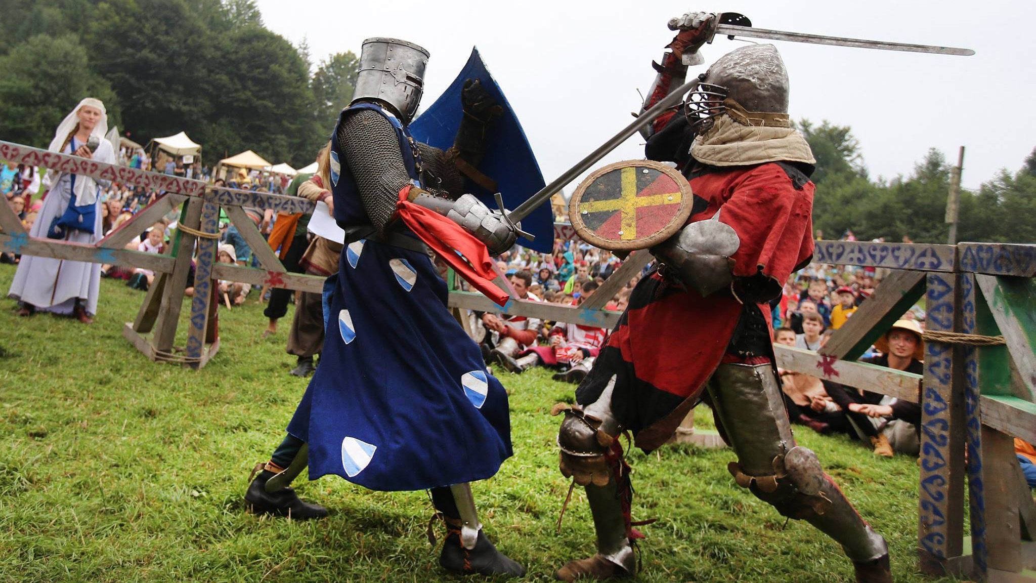 Средневековые бои, одежда и ночной штурм: чем в этом году удивляли на "Ту Стане"