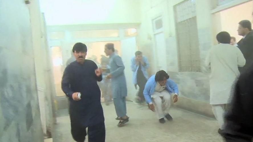 Теракт в пакистанской больнице: погибли по меньшей мере 25 человек Теракт в пакистанской больнице: погибли по меньшей мере 25 человек