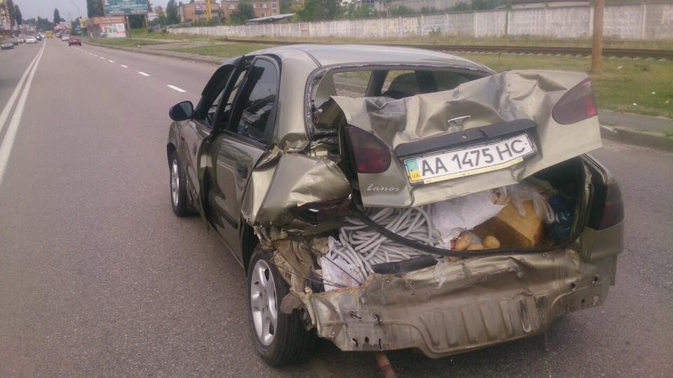 П’яна водійка на позашляховику протаранила авто з п’ятьма людьми