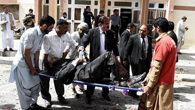 Количество жертв теракта в Пакистане выросло почти до сотни (18+)