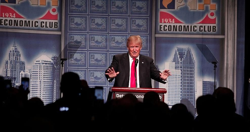 Півсотні провідних американців накинулись на Трампа з критикою Півсотні провідних американців накинулись на Трампа з критикою