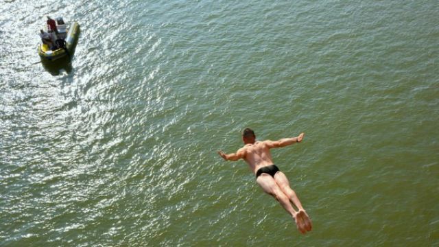 Спортсмен загинув на очах у публіки, виконуючи небезпечний стрибок