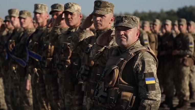 Як ЗСУ готуються до параду на День Незалежності: з'явилось відео Як ЗСУ готуються до параду на День Незалежності: з'явилось відео