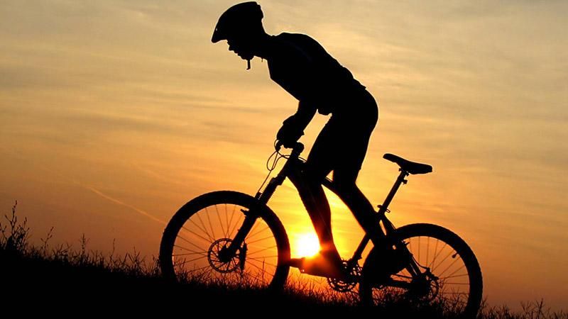 Велосипедисты показали невероятные трюки: подборка видео Велосипедисты показали невероятные трюки: подборка видео